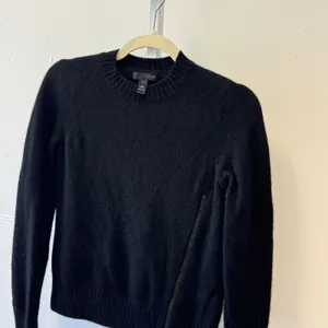 AQUA 100% Cashmere Crewneck Sweater Side Zip Detail Women's Small Black Casual thumbnail 3