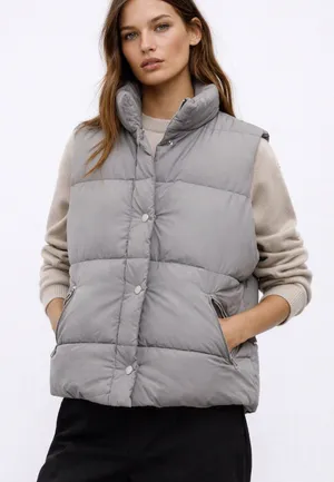 ZARA Gray Quilted Puffer Vest – Size M thumbnail 1