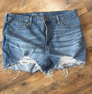 Old Navy Denim Shorts thumbnail 1
