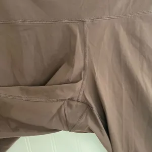 EVERLANE The Perform Ankle 7/8 Length Legging in Bitter Chocolate Brown Size M thumbnail 8