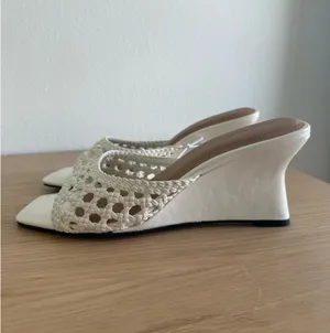 White Woven Wedge Sandals Size 8 thumbnail 5