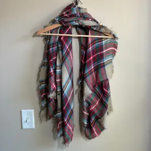 Unbranded Plaid Blanket Scarf OS Multicolor Women Frayed Edge Square Wrap thumbnail 3