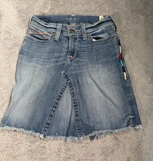 Ariat Denim Blue Distressed Denim Jean Bermuda Skirt 26R thumbnail 1