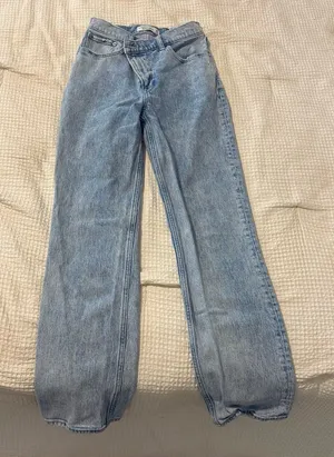 Abercrombie High-Rise Jeans 90s Ultra thumbnail 1