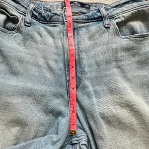 Hollister Ultra‎ High Rise Dad Jeans 10L Light Wash Ripped Knees Straight Leg thumbnail 7
