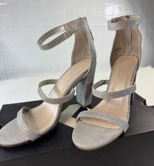 Davids Bridal Callista Silver Glitter Block Heel Sandals Ankle‎ Strap Size 7 thumbnail 1