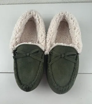 MUK LUKS Jaylah Size 7 Olive Green‎ Faux Suede Sherpa Lined Moccasin Slippers thumbnail 1