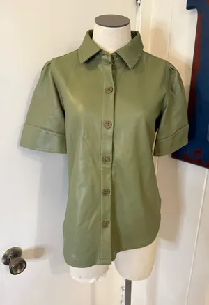 Steve Madden Olive Green Short Sleeve Button-Front Leather Shirt Sz S thumbnail 1