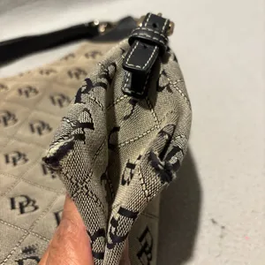 Dooney & Bourke Vintage 90's Black Grey Large Tote Monogram Signature Canvas thumbnail 9