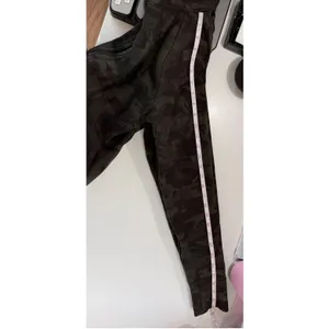 Lululemon Camo Full‎ Zip Hooded Jacket Women's Size 12 Green Black Athleisure thumbnail 10
