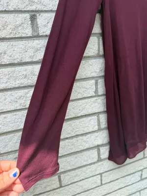 a.n.a Long-Sleeve V-Neck Top in Wine Burgundy thumbnail 6