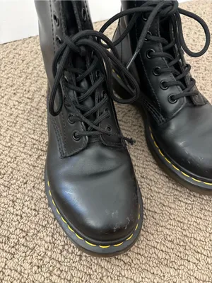Dr. Martens 1460 Smooth Leather Lace-Up Boots in black thumbnail 4