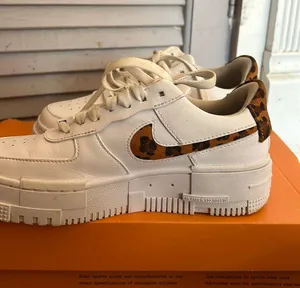 Nike Women’s Air Force 1 Pixel thumbnail 1