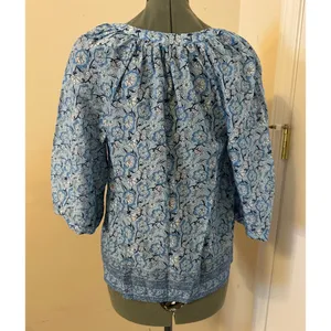 Vineyard Vines Floral Beachy Popover Blue and White Top Size Small thumbnail 2