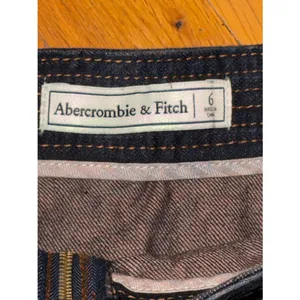 Abercrombie & Fitch Denim Mini Skirt Size 6 Dark Wash Zip Front Cotton Jean Y2K thumbnail 6