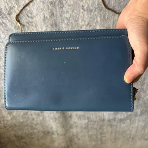 CHARLES & KEITHBasic Front-Flap Clutch Pre-Owned thumbnail 2
