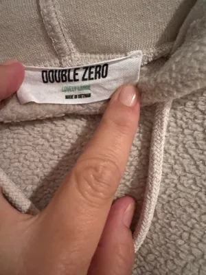 Double zero cropped sweater with hood  thumbnail 2