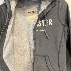 VTG Y2K Hollister Hoodie Sweatshirt Full Zip Fleece Sherpa Lined Gray Size Small thumbnail 5