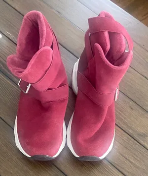 Skechers D’Lites Toasty Toes Burgundy Suede Ankle Boots Buckle Women’s 6.5 thumbnail 1