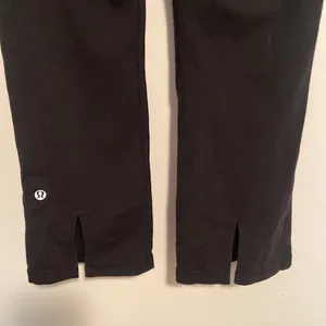 Lululemon Black Capri Leggings thumbnail 4