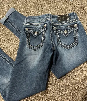 Miss Me Skinny Jeans thumbnail 2