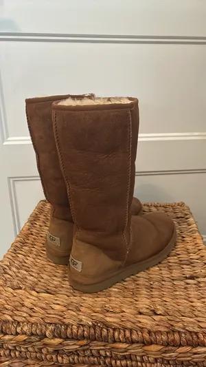 UGG Boots Women’s Classic thumbnail 4
