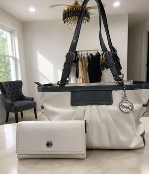 Coach Bag Shoulder Leather White Vintage thumbnail 1