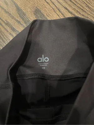 ALO High-Waist Biker Short - Black 7” thumbnail 8