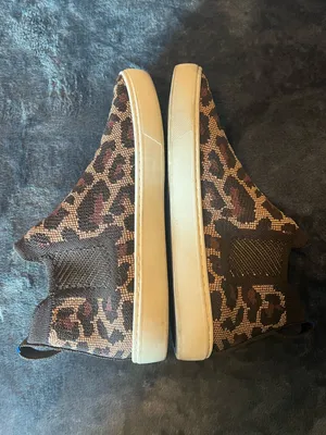 Rothy’s Chelsea Sneaker Boot Bootie Wildcat Leopard 8.5 Retired thumbnail 4