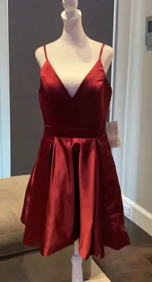 Women’s Burgundy Short Prom Party Dress NWT Medium thumbnail 1