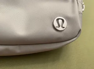 Lululemon Everywhere Belt Bag thumbnail 5
