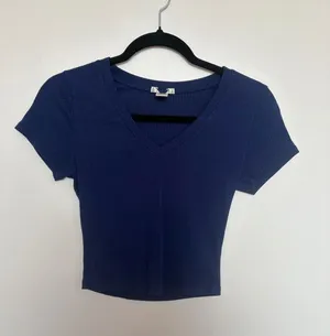 Bozzolo Navy Ribbed V-Neck Short Sleeve Top thumbnail 1