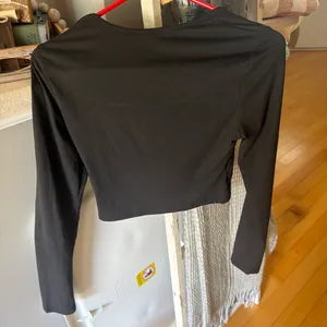 Black long sleeve crop top square neck Size M thumbnail 2