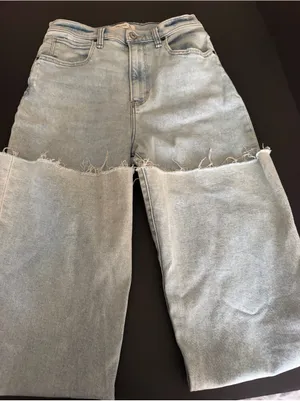 Abercrombie Curve Love Flare Ultra High Rise jeans. Women’s 6 thumbnail 1