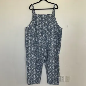 Unbranded Floral Bib Overalls Women XXL Blue White Wide Leg Adjustable Straps EX thumbnail 4