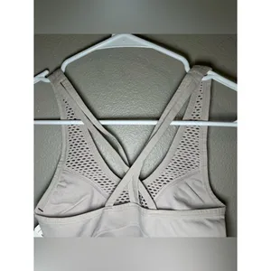 NEW Victoria’s Secret Mesh Seamless Strappy Back Sports Bra Women’s Size Small thumbnail 5
