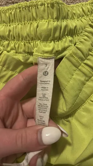Lululemon Hotty Hot 4" Shorts thumbnail 3