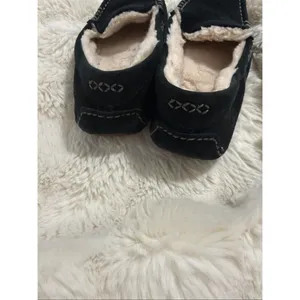 Women's 9 Ugg Ansley Black Suede Leather Slippers Moccasin Shearling Fur Lined thumbnail 3