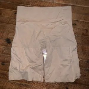 Spanx nude shapewear high waisted L everyday shaping shorts thumbnail 1