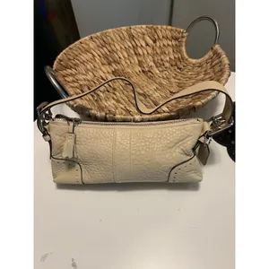 Coach‎ Hampton 5052 Demi Shoulder Bag Bone Cream Pebbled Leather Baguette Y2K thumbnail 2