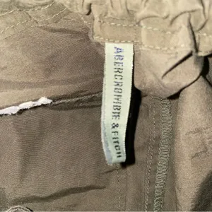 Abercrombie & Fitch Size S Olive Green Cargo Pants Japanese Floral thumbnail 8