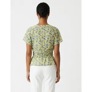 ASTR the Label Floral Cropped Blouse Size XL thumbnail 2