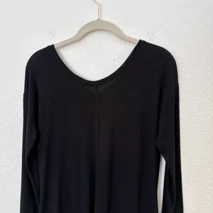 [Zella] Heathered Black Amare Ruched Front V-Neck Long Sleeve T-Shirt Sz Medium thumbnail 4