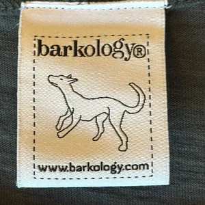 Barkology gray “Sleeps with Dogs” T-shirt size M thumbnail 3