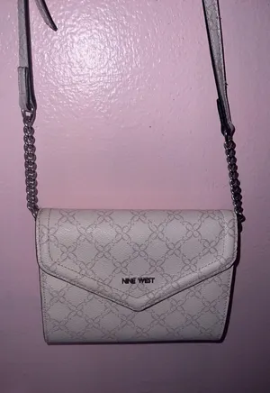 Crossbody thumbnail 1