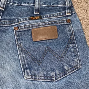 Wrangler Distressed Vintage Shorts thumbnail 5