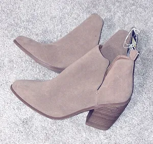 Universal thread tan booties faux suede pointed ties size 9.5 thumbnail 1