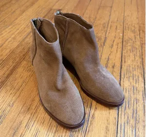 Dolce Vita Boots Womens Size 6 Suede Ankle Zip Tucker Saddle Block Heel Shoes thumbnail 1