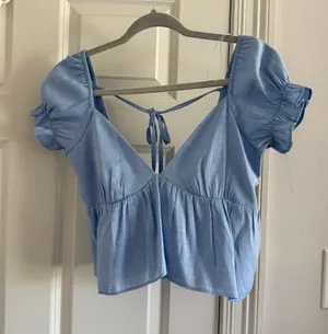 Boutique Top thumbnail 1