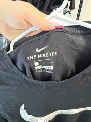 black nike tee thumbnail 2